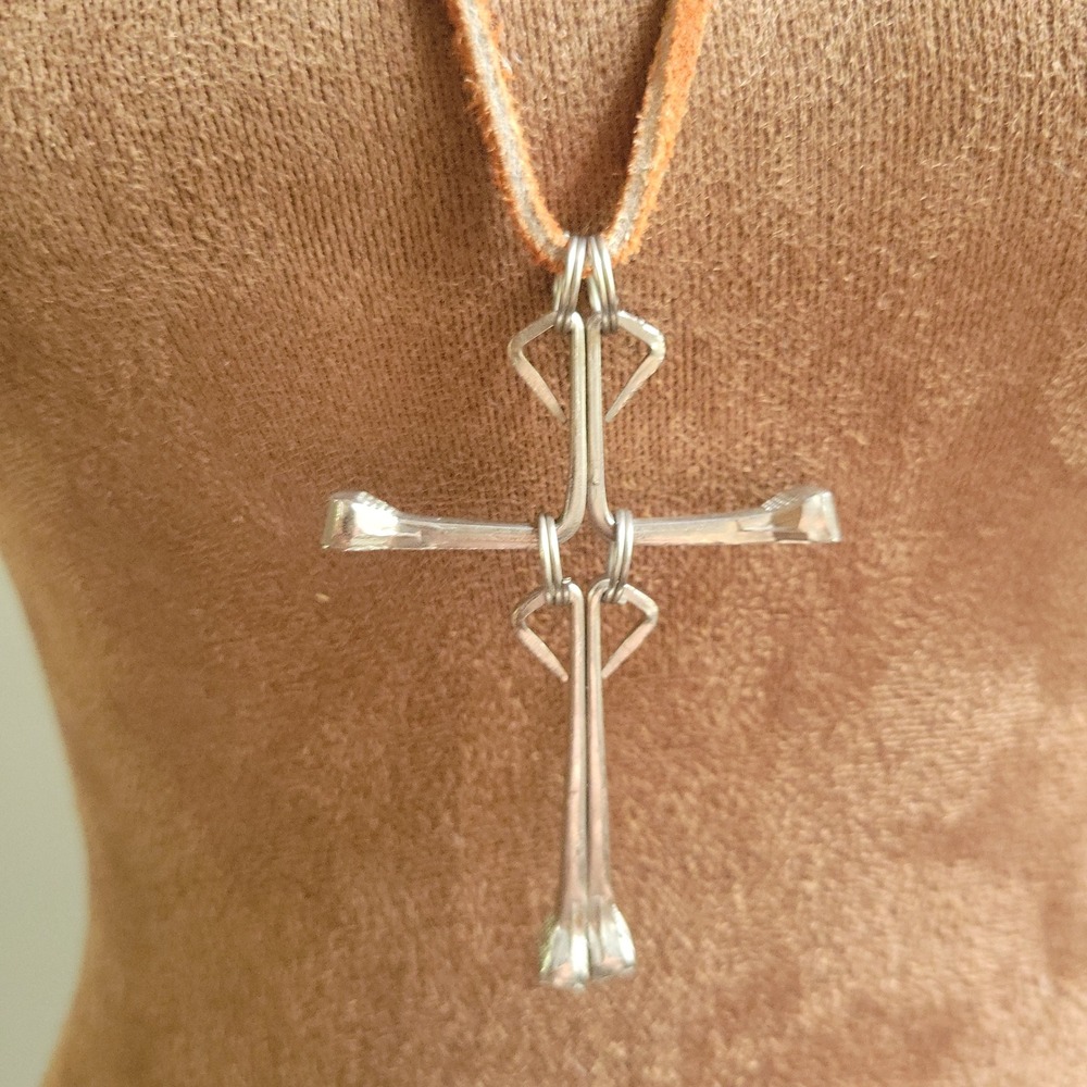 Horseshoe Nail Cross‎ Pendant Necklace Suede Cord Brown Silver One Size Western
